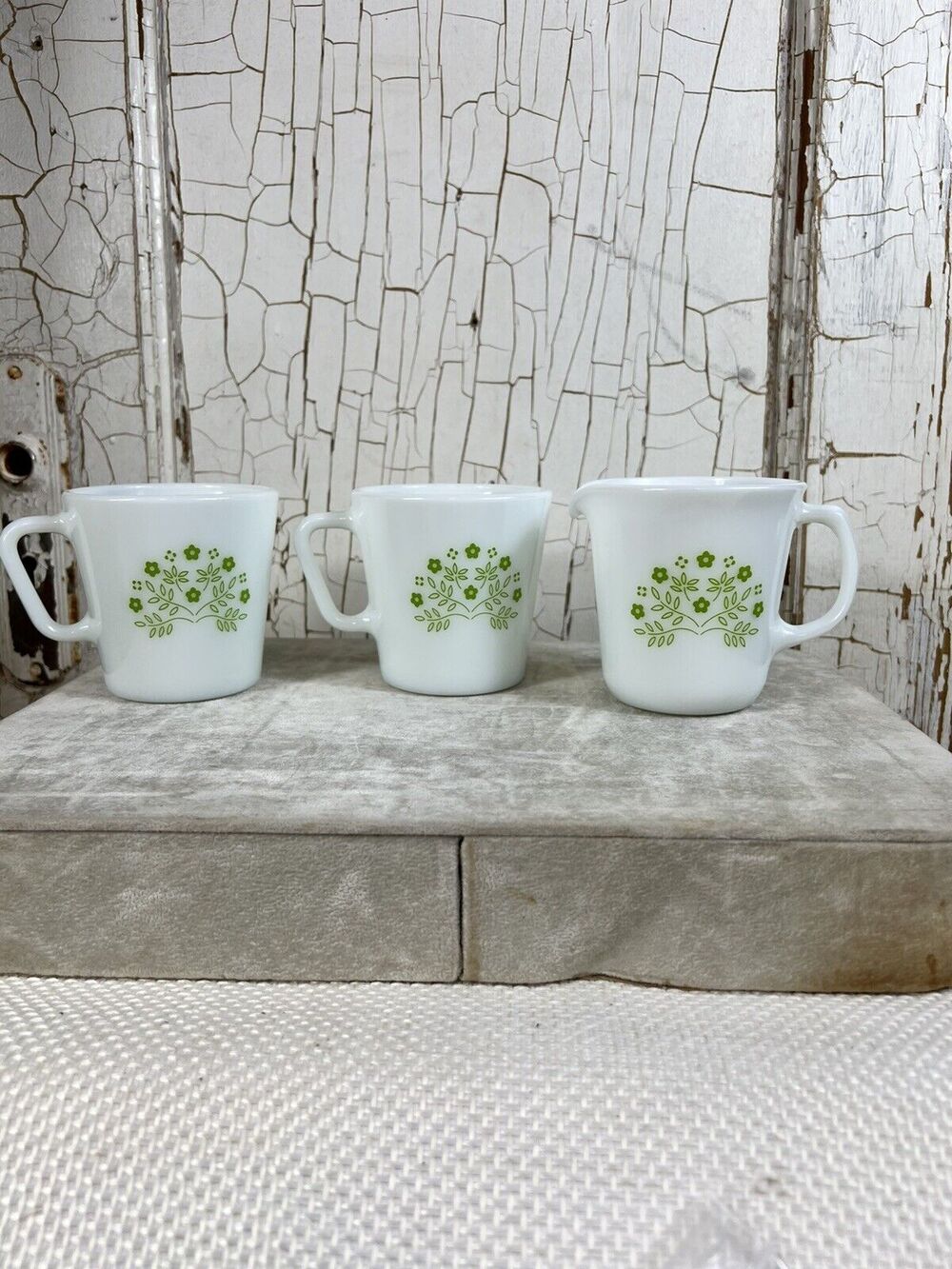 Pyrex Summer Impressions Green Milk Glass Set With 2 Coffee Cups And Creamer